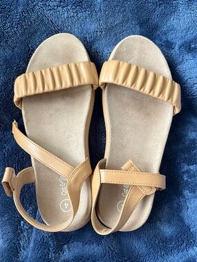 Target Brown Sandals Women's 7.5/Girls 4